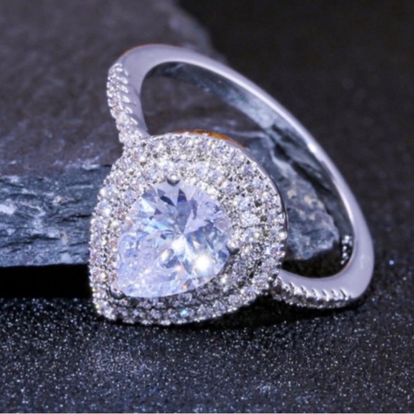 NEW 925 SILVER PEAR CUT TEARDROP DIAMOND RING - Picture 4 of 5